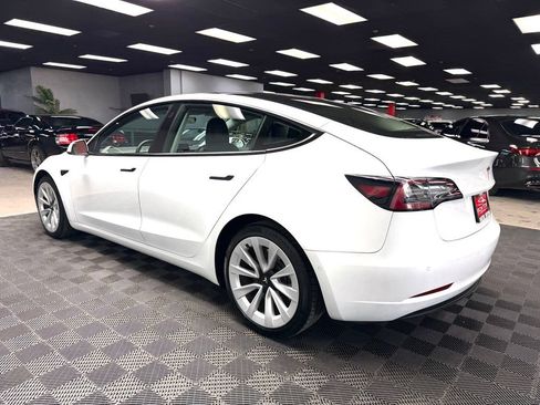 Used 2022 Tesla Model 3 RWD image 9
