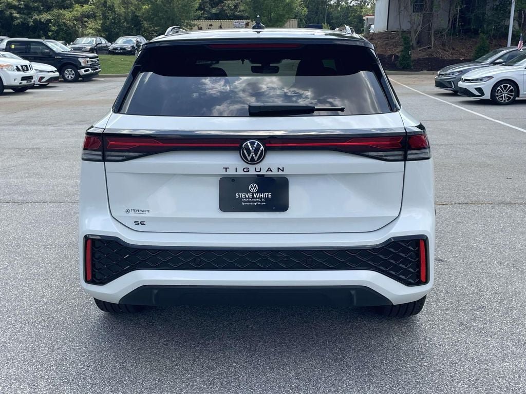 New 2026 Volkswagen Tiguan SE R-Line FWD image 12