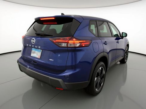 Used 2025 Nissan Rogue SV image 9