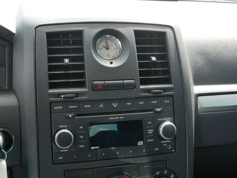 Used 2008 Chrysler 300 LX RWD image 16