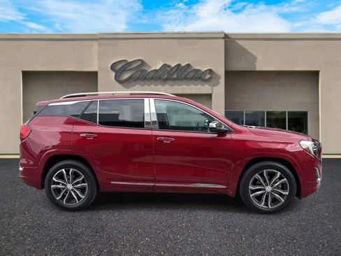 Used 2019 GMC Terrain Denali w/ Advanced Safety Package FWD image 2