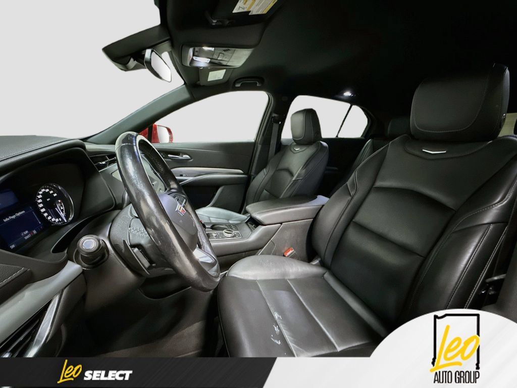 Used 2021 Cadillac XT4 Premium Luxury AWD/4WD image 22