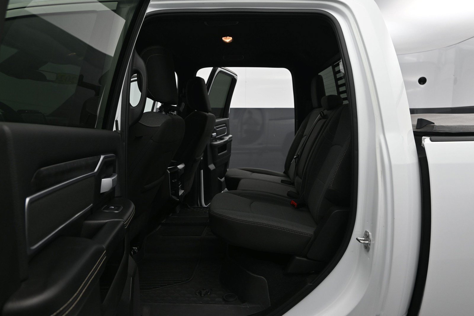 Used 2024 RAM 2500 Big Horn w/ Night Edition AWD/4WD image 12