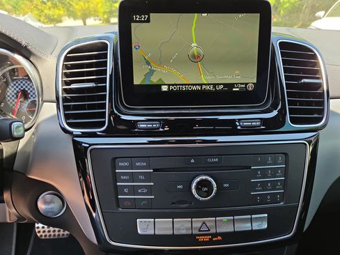 Used 2019 Mercedes-Benz GLE 43 AMG 4MATIC image 26