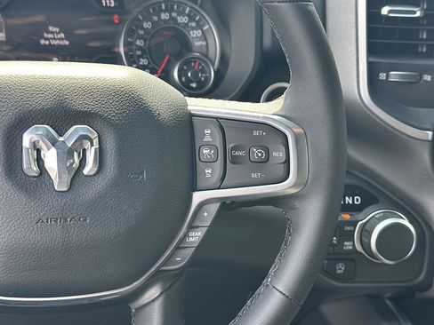 Used 2025 RAM 1500 Big Horn AWD/4WD image 29