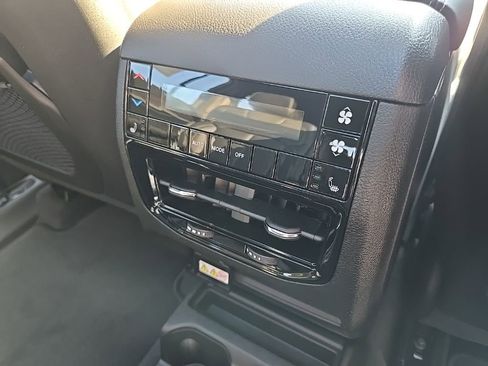 Used 2025 Jeep Grand Cherokee L Limited w/ Luxury Tech Group II AWD/4WD image 91
