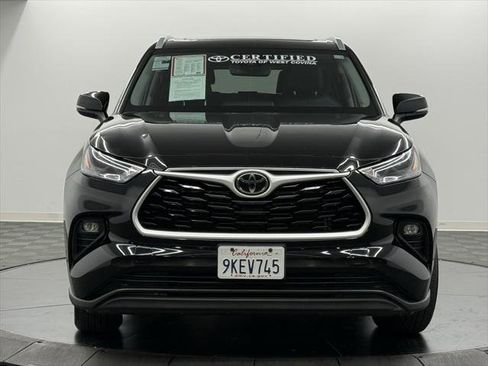 Certified 2024 Toyota Highlander XLE image 3
