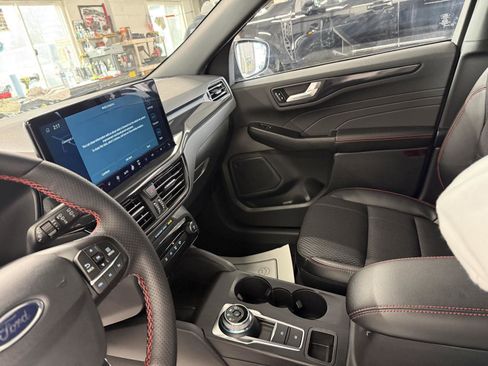 New 2026 Ford Escape ST-Line w/ Tech Pack #1 image 11