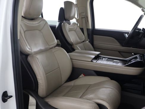 Used 2022 Lincoln Navigator Reserve AWD/4WD image 38