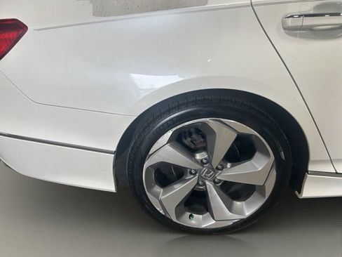 Used 2018 Honda Accord Touring image 34