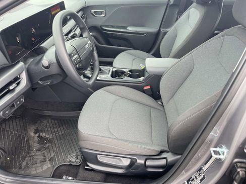 New 2025 Kia K4 LXS image 19