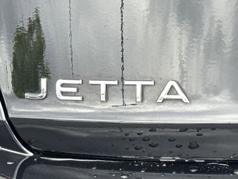 Used 2024 Volkswagen Jetta SE FWD image 10