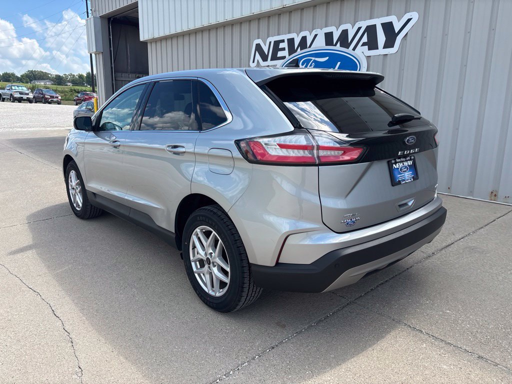 Certified 2024 Ford Edge SEL w/ Convenience Package AWD/4WD image 7