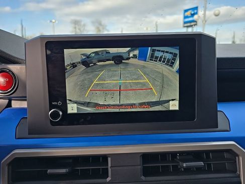 Used 2025 Toyota Tacoma TRD Off-Road image 14