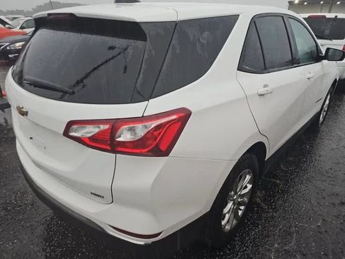 Used 2018 Chevrolet Equinox LS AWD/4WD image 3