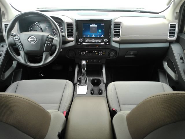 Used 2022 Nissan Frontier SV RWD image 2