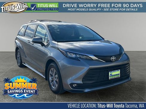 Used 2026 Toyota Sienna XLE AWD/4WD image 1