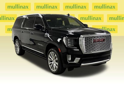 Used 2023 GMC Yukon XL Denali w/ Denali Reserve Package image 2