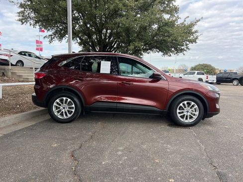 Used 2021 Ford Escape SE image 8