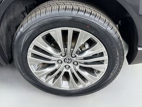 Certified 2024 Toyota Venza Limited AWD/4WD image 33