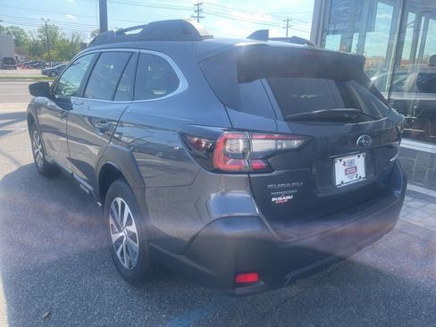 Used 2025 Subaru Outback Premium AWD/4WD image 5