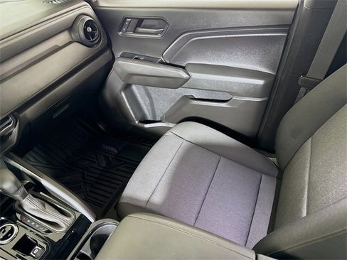 Used 2024 Chevrolet Colorado W/T image 20