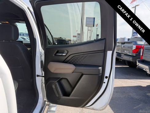 Used 2023 GMC Canyon Denali AWD/4WD image 11