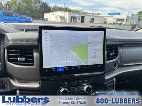 Used 2024 Ford Expedition Max XLT image 18