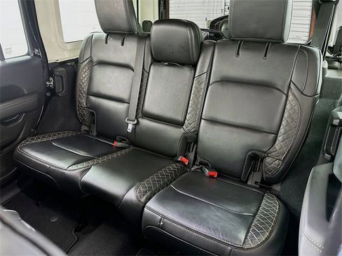 Used 2022 Jeep Wrangler Unlimited Sahara image 11
