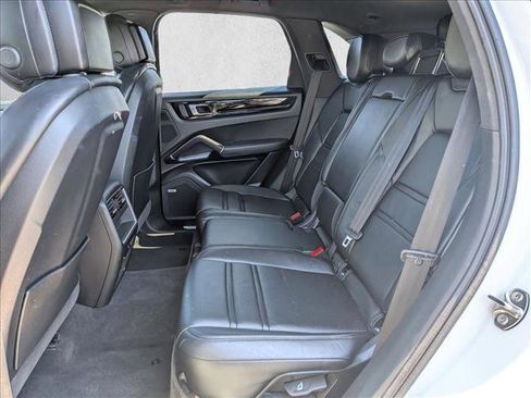 Used 2023 Porsche Cayenne AWD/4WD image 20