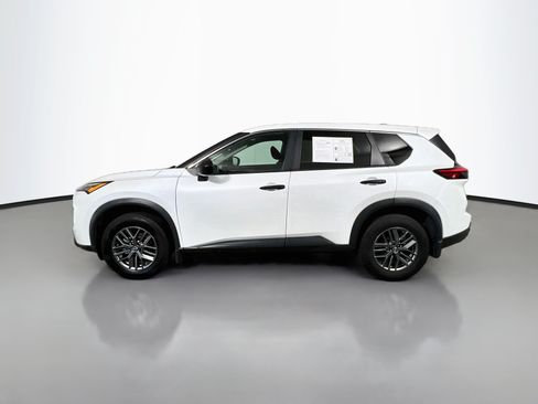 Used 2024 Nissan Rogue S FWD image 9