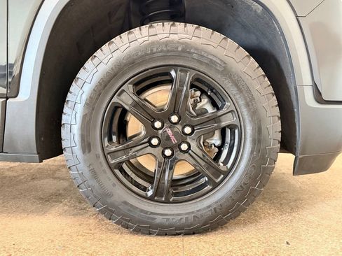 Used 2023 GMC Acadia AT4 w/ Technology Package AWD/4WD image 28