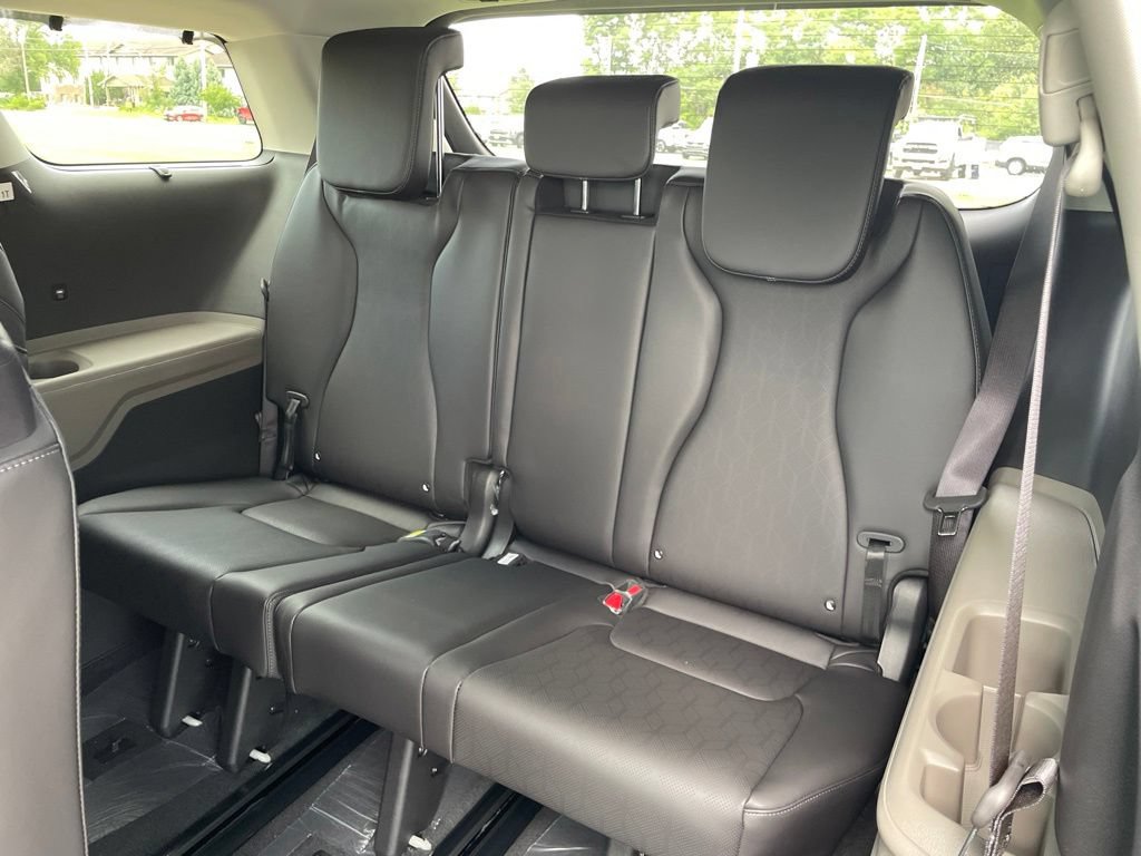 New 2027 Kia Carnival EX FWD image 13