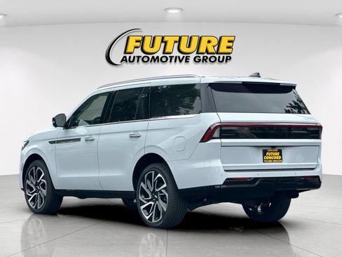 New 2026 Lincoln Navigator Reserve AWD/4WD image 5