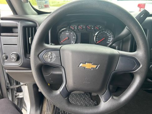 Used 2018 Chevrolet Silverado 1500 Custom w/ Custom Convenience Package image 7