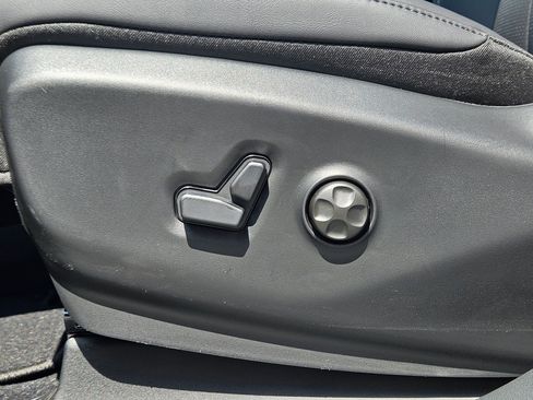 New 2026 Chrysler Pacifica Select image 18