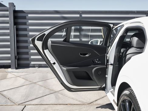 Used 2024 Bentley Flying Spur S V8 image 22