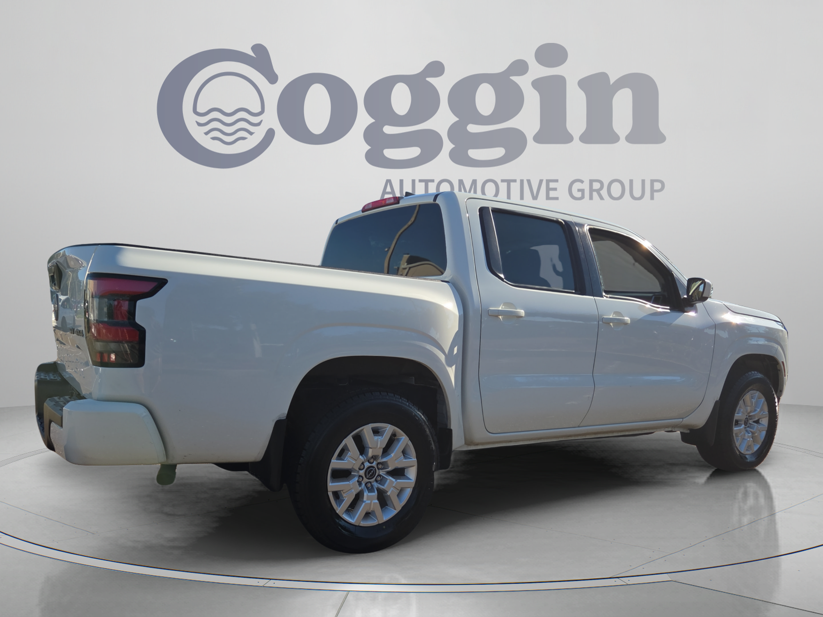 Used 2022 Nissan Frontier SV AWD/4WD image 16