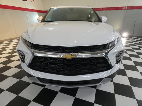 Used 2024 Chevrolet Blazer LT w/ Convenience Package FWD image 2