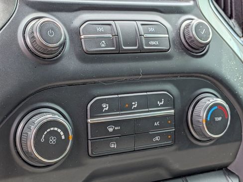 Used 2020 Chevrolet Silverado 1500 LT image 8