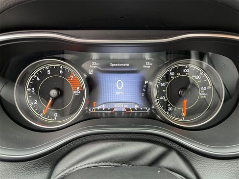 Used 2021 Jeep Cherokee Latitude Lux w/ Comfort/Convenience Group image 18