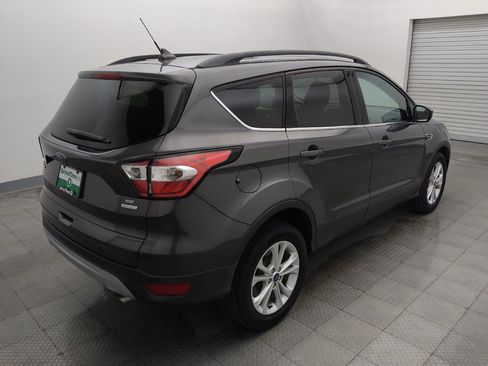 Used 2018 Ford Escape SE w/ Ford Safe & Smart Package FWD image 9