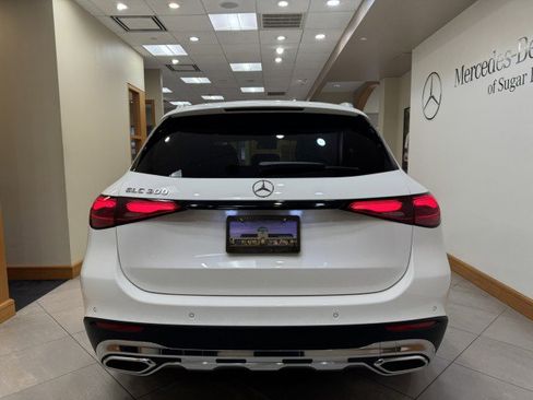 Certified 2025 Mercedes-Benz GLC 300 image 4