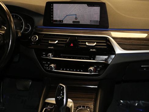 Used 2018 BMW 530i image 22