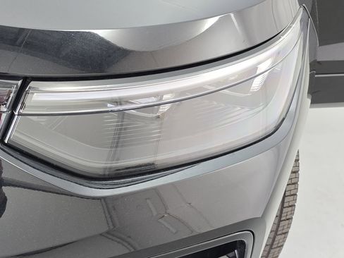 New 2026 Volkswagen Tiguan SE R-Line FWD image 31