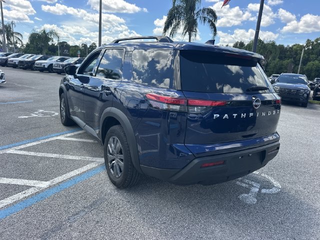 Used 2025 Nissan Pathfinder SV FWD image 8