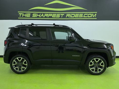 Used 2017 Jeep Renegade Latitude w/ Cold Weather Group image 11