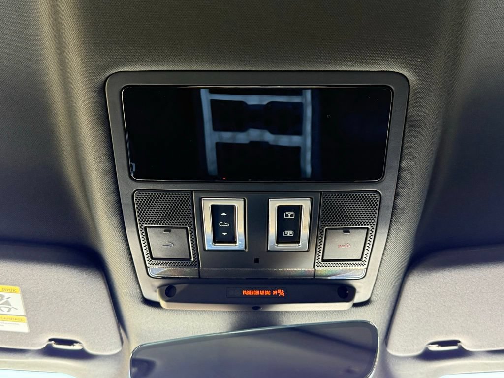New 2026 Land Rover Defender 130 X-Dynamic SE AWD/4WD image 30