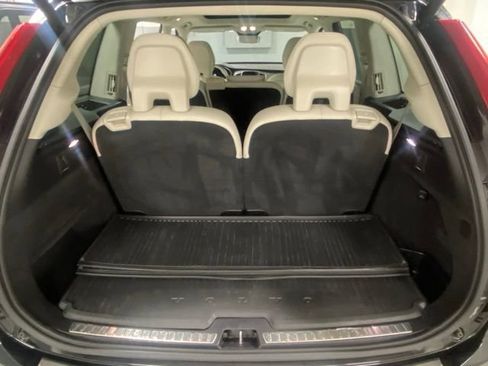 Certified 2025 Volvo XC90 B5 Core w/ Protection Package Premier AWD/4WD image 9