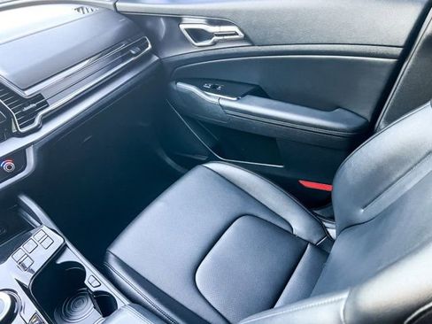 Used 2023 Kia Sportage EX image 13